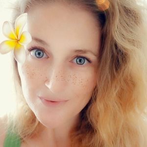 Meet your Posher, Niki